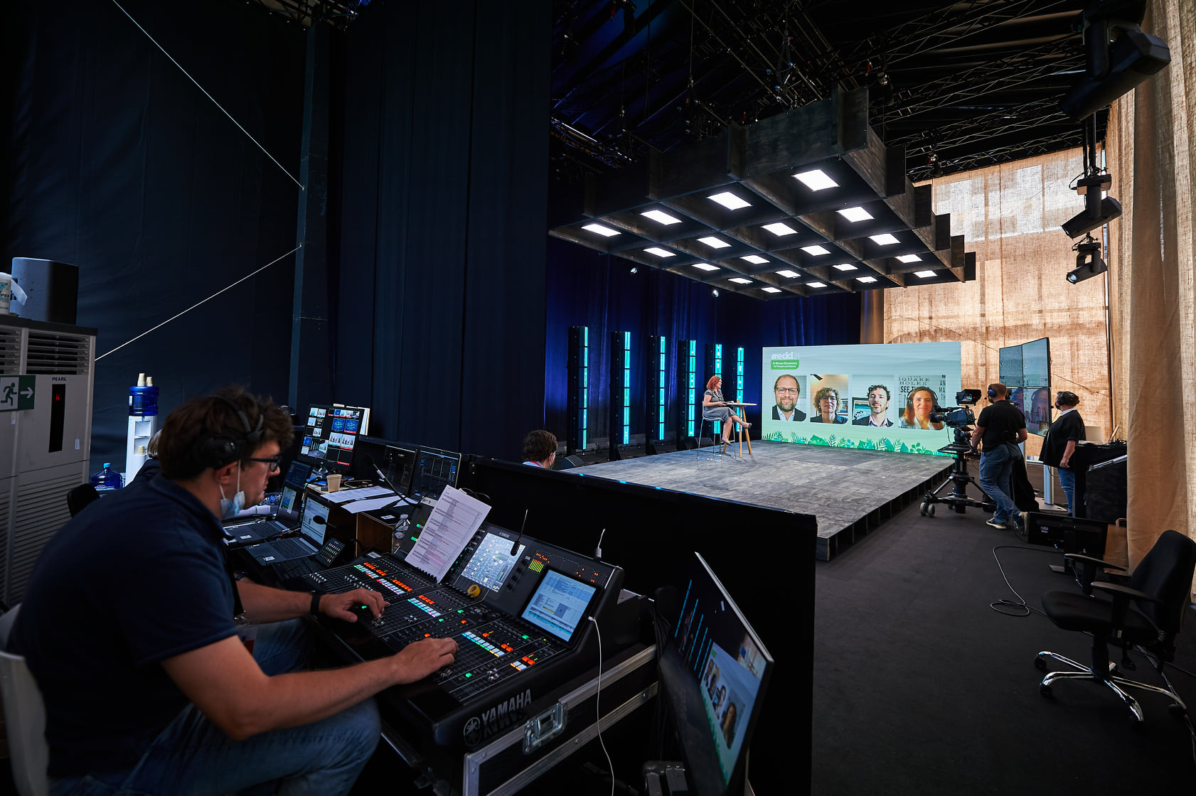 Phlippo Productions light audio sound licht Technical motion rigging The European Research Innovation Days VO event Brussel Belgium Belgie techniek technician booth engineer