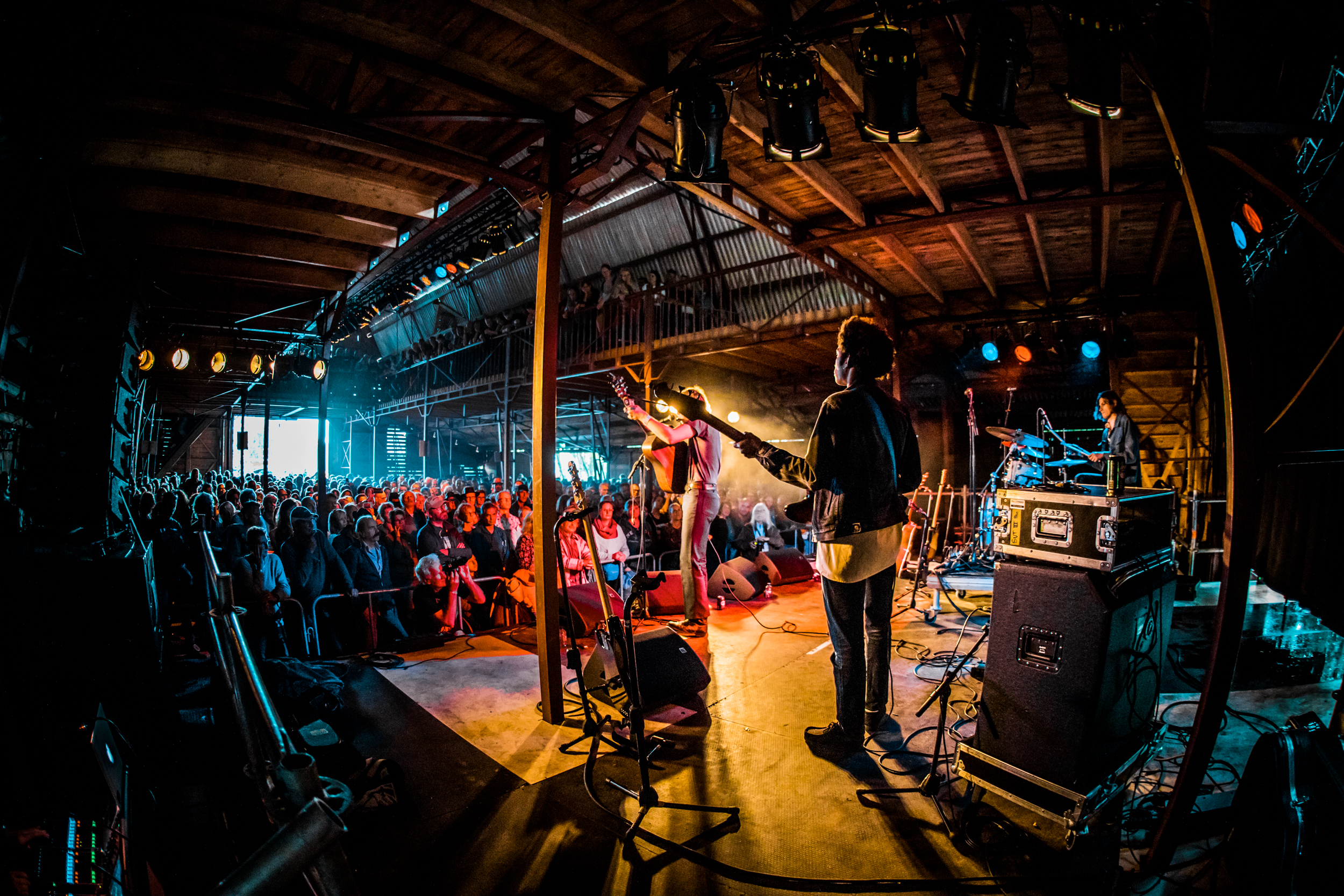 Phlippo Productions light audio sound licht Technical motion rigging Friendly Fire Tuckervill Rutbeeck Enschede NL stage podium