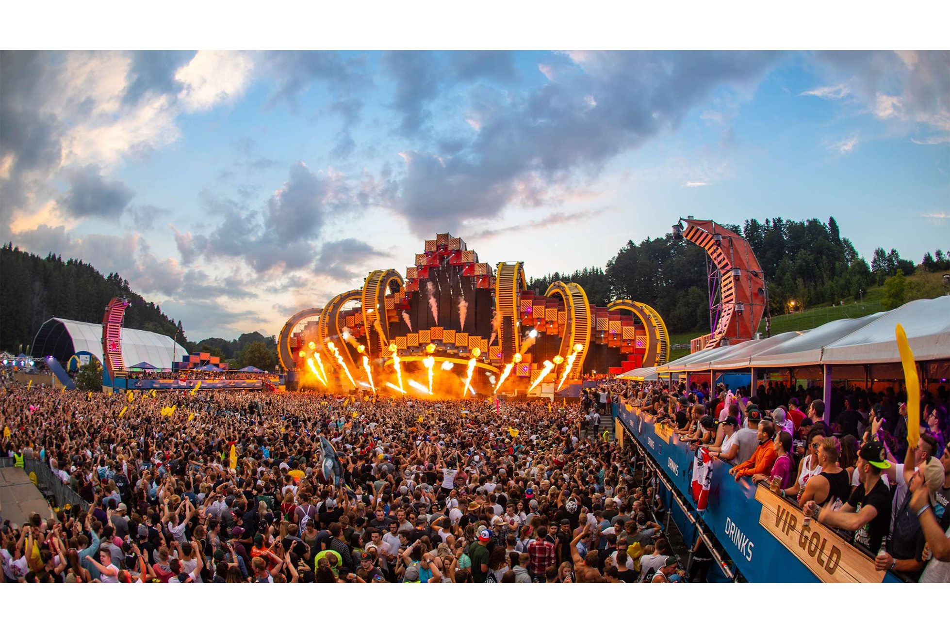 Phlippo Productions light audio sound licht Technical motion rigging Revolution Event Electric Love Festival Salzburg AT oostenrijk crowd publiek stage podium