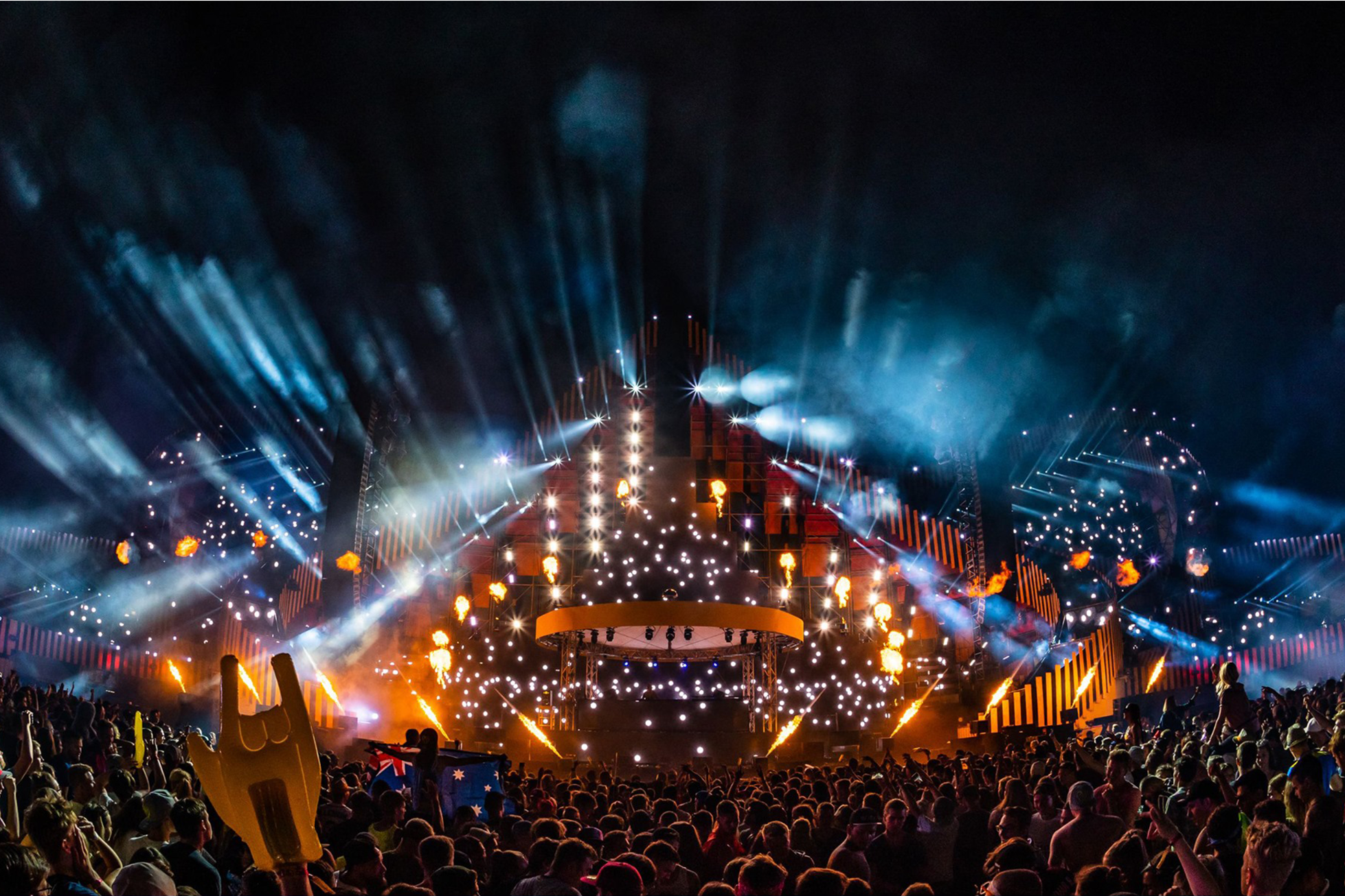 Phlippo Productions light audio sound licht Technical motion rigging Revolution Event Electric Love Festival Salzburg AT oostenrijk crowd publiek stage podium