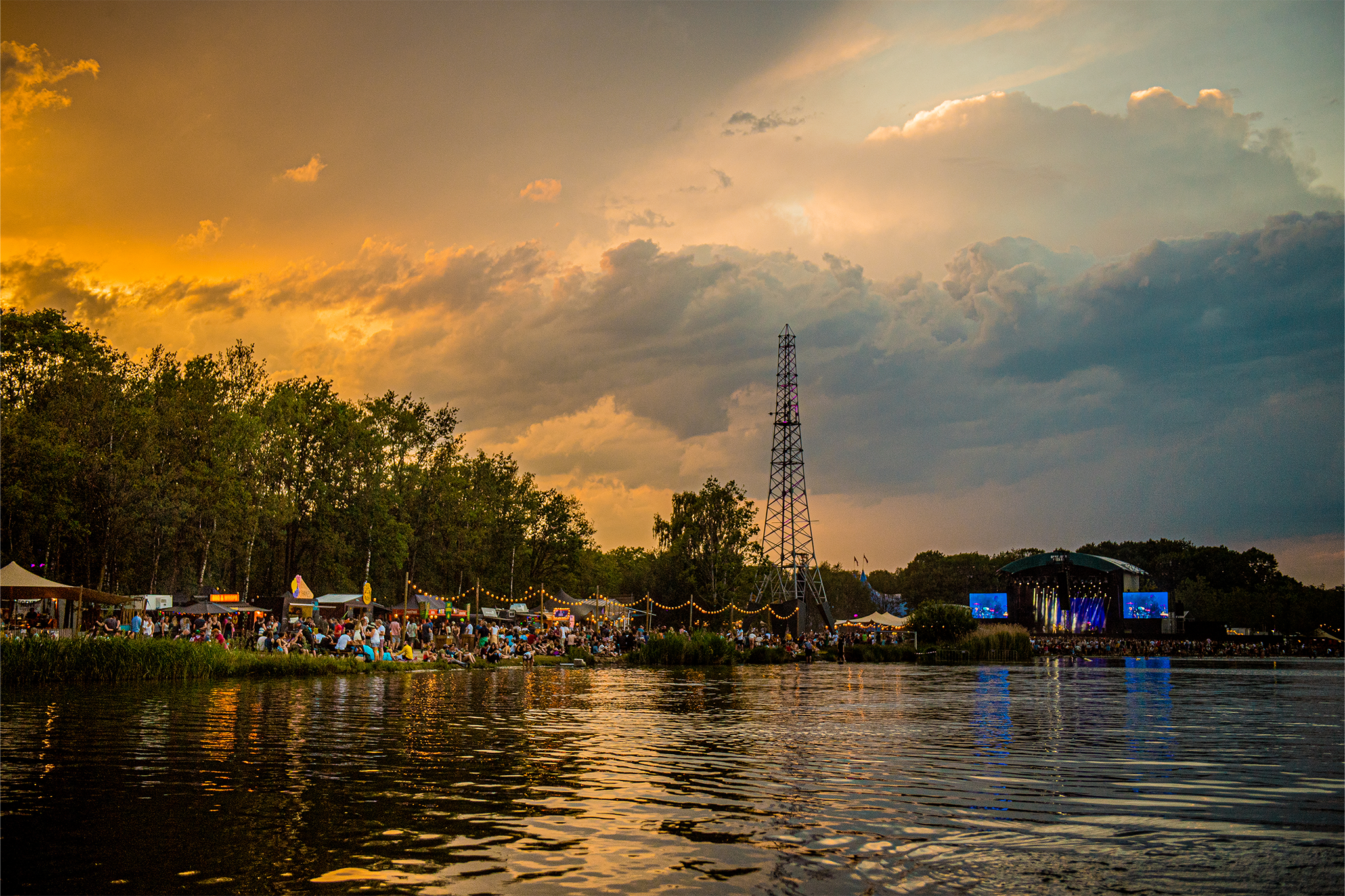 Phlippo Productions light audio sound licht Technical motion rigging Friendly Fire Best Kept Secret festival Beekse Bergen Hilvarenbeek NL lake water