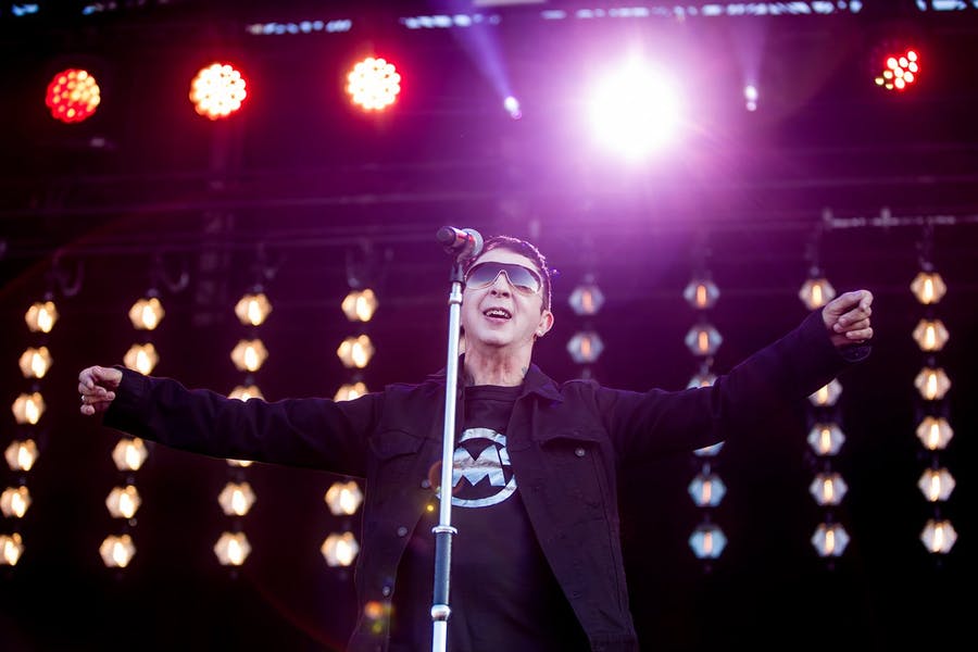 Phlippo Productions light audio sound licht Technical motion rigging Radio Nostalgie beach Middelkerke live stage podium live sing zing