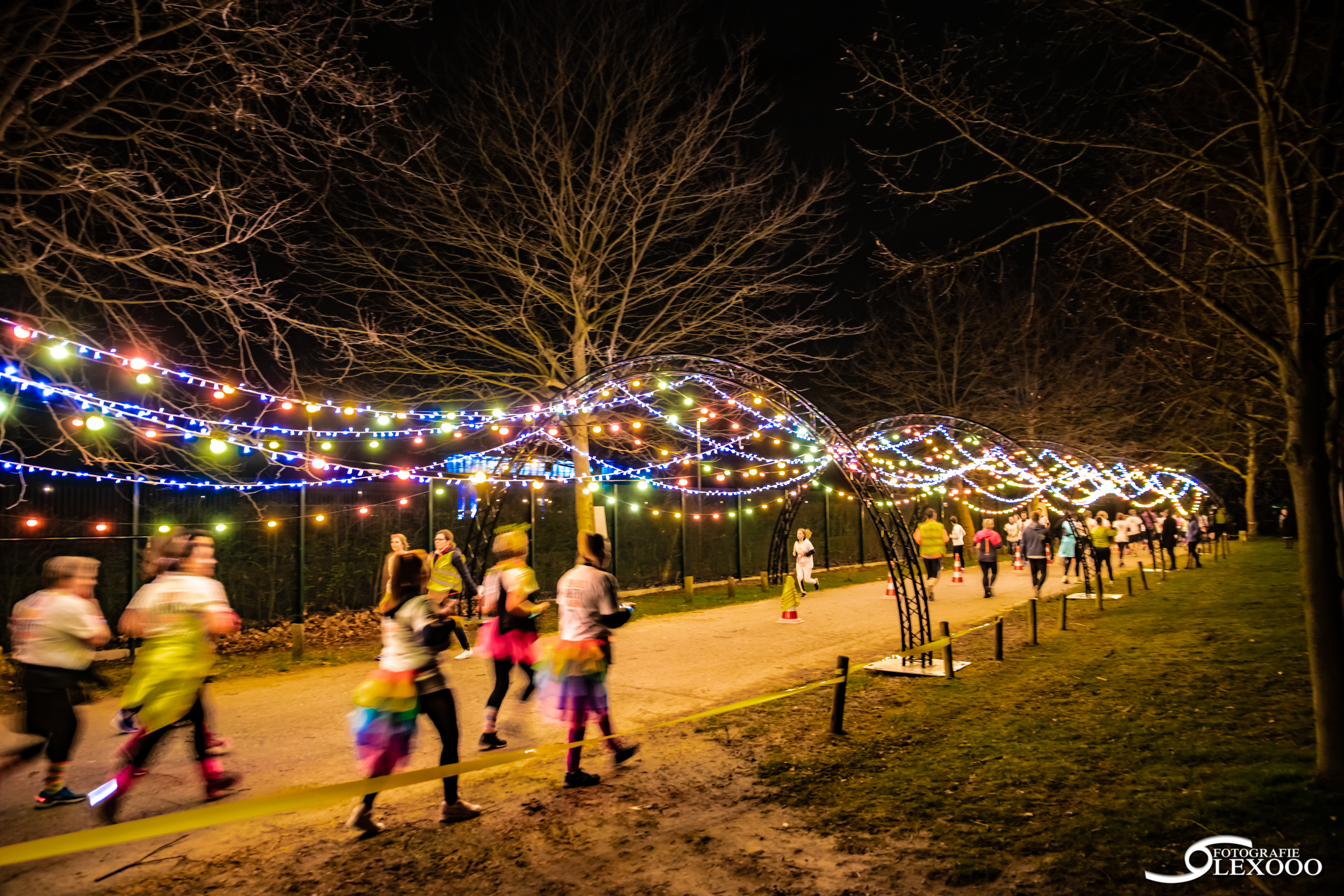 Phlippo Productions light audio sound licht Technical motion rigging Q music Run to you Mechelen Belgium Belgie night run park trail