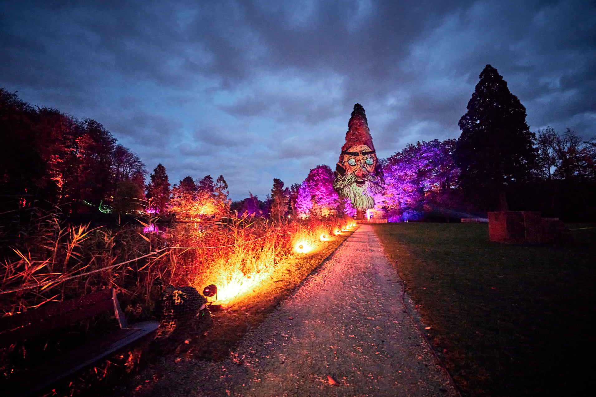 Phlippo Productions light audio sound licht Technical motion rigging Lanterna Magica forest tree lake gnome trail MB presents La Hulpe Belgium Belgie