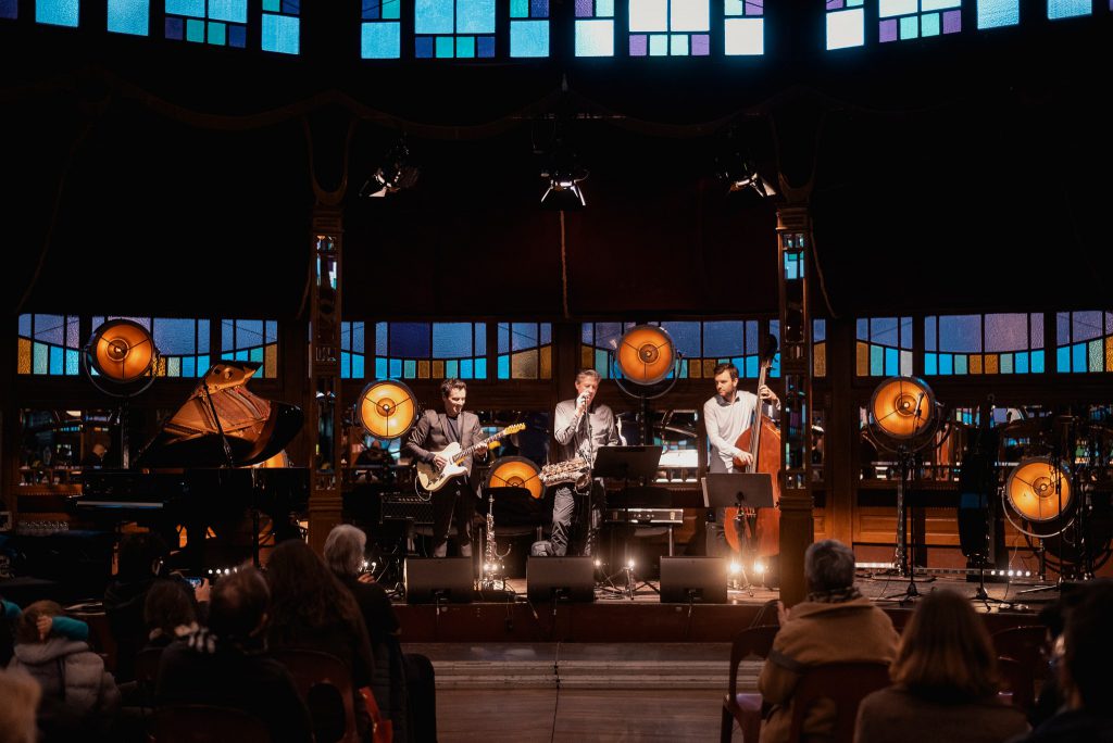 Phlippo Productions light audio sound licht Technical motion rigging Jazz Projects Winter Brussels Weekend Spiegelten Salon Perdu band stage