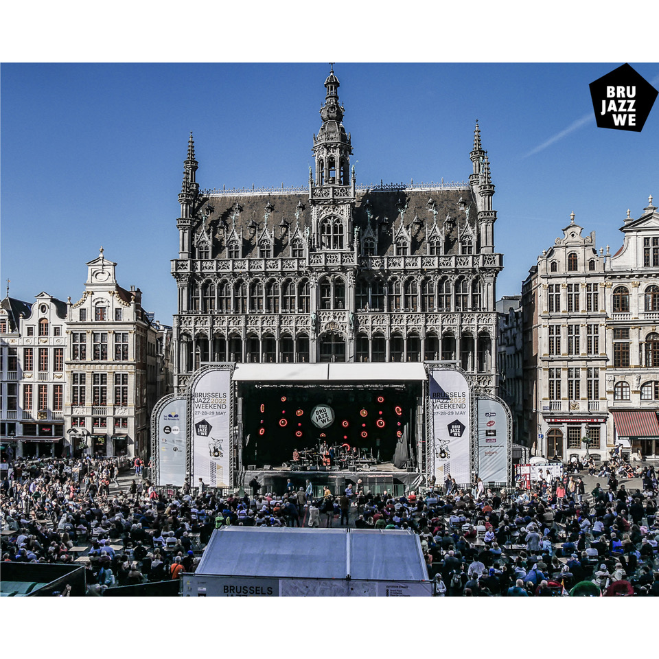 Brussel Jazz weekend Toots Thielemans tribute 100 years 2022 free concert stage audience L-acoustics CLF light