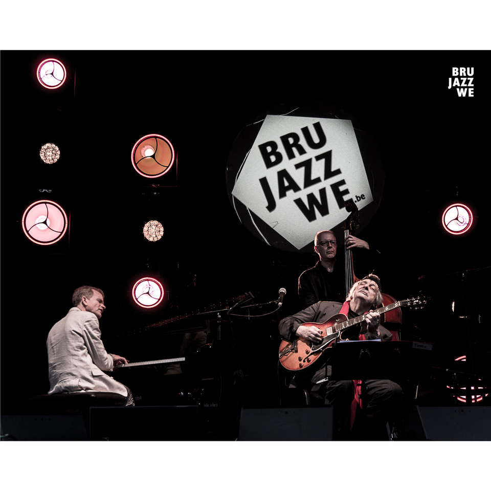 Brussel Jazz weekend Toots Thielemans tribute 100 years 2022 free concert stage guitar band L-acoustics CLF light