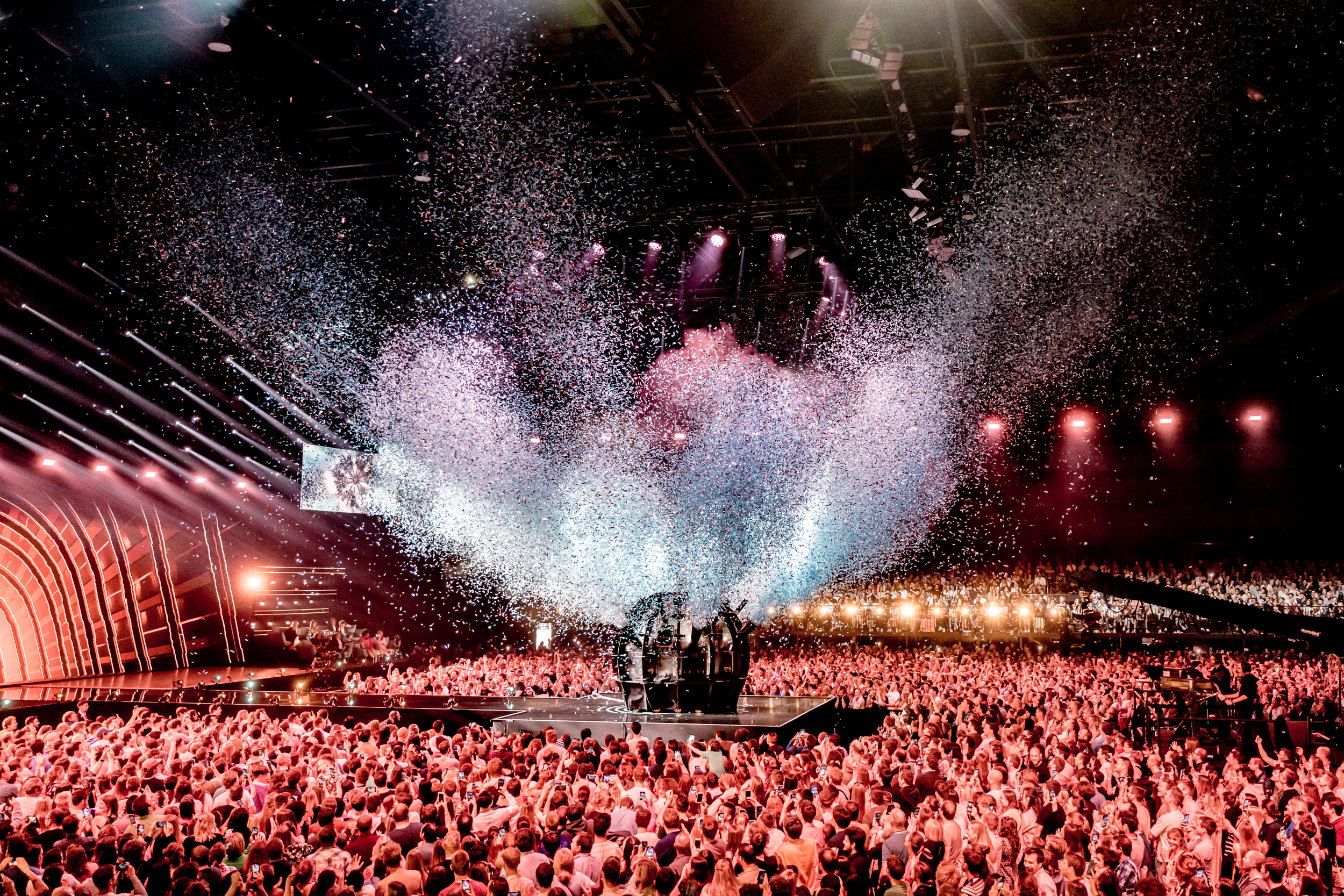 De Mol demol finale Uma Sven Yens 2022 Play4 Paleis 12 Brussels ArfYes Technical Production Phlippo light audio confetti bomb challenge explosion ontploft audience crowd charlotte speck