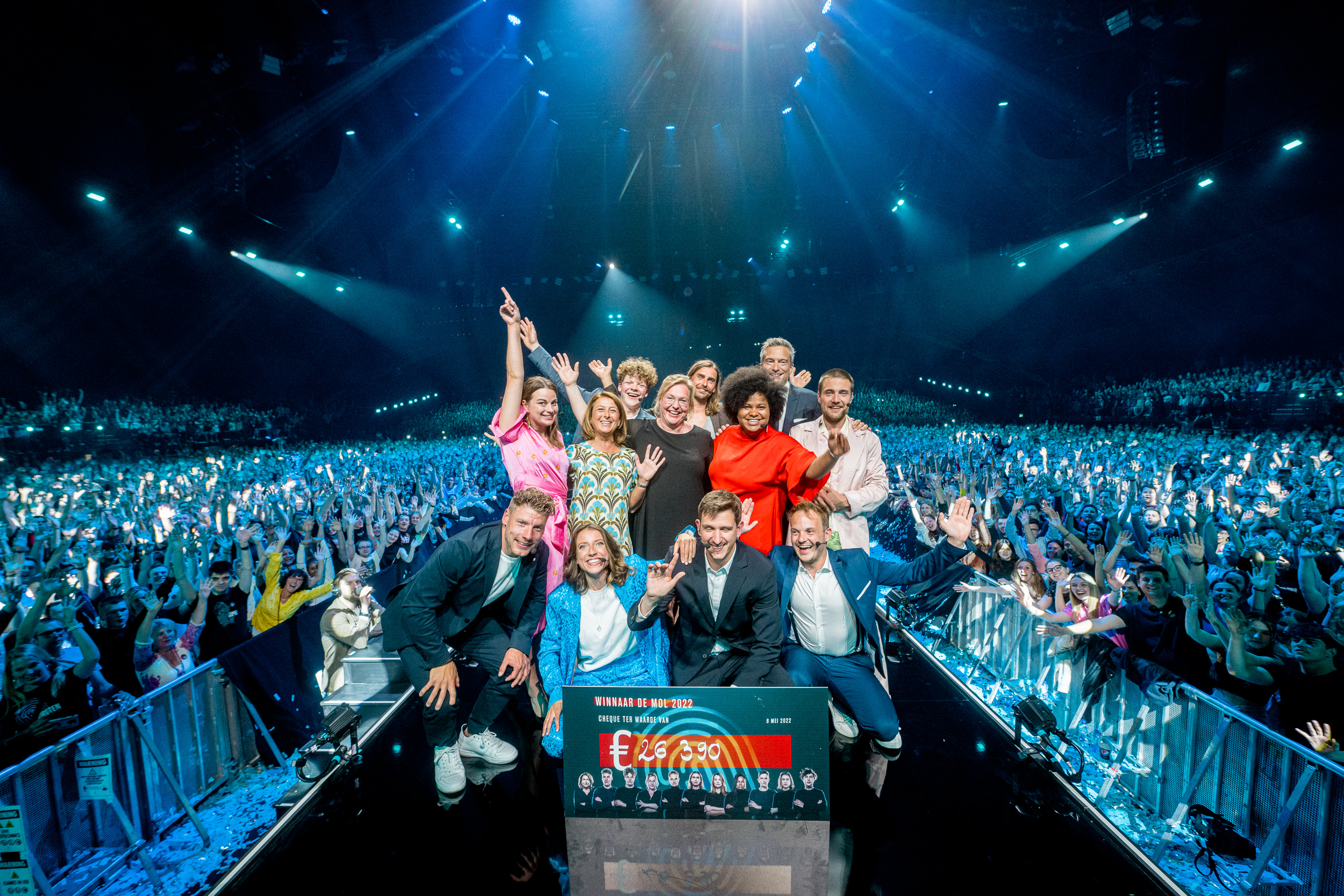 De Mol demol finale Uma Sven Yens 2022 Play4 Paleis 12 Brussels ArfYes Technical Production Phlippo light audio stage cast Manu Jens Philippe Anke Gilles Bert cheque prize moneycharlotte speck