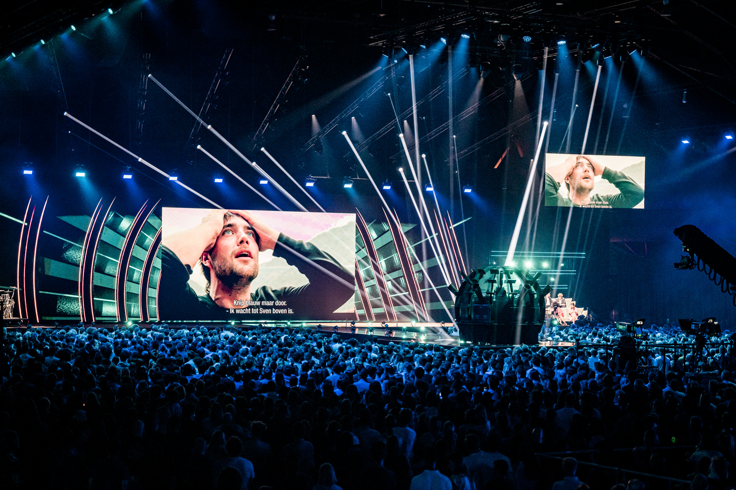 De Mol demol finale Yens confetti bomb challenge crowd audience publiek live Uma Sven Yens 2022 Play4 Paleis 12 Brussels ArfYes Technical Production Phlippo light audio charlotte speck