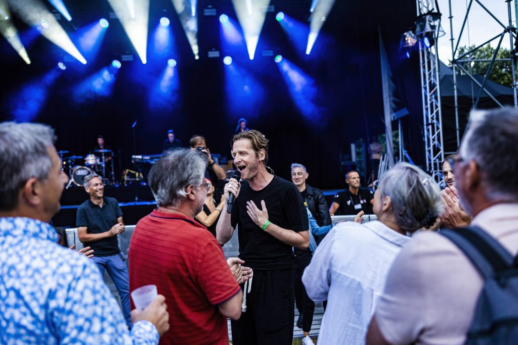 Casa Blanca 2022 Ozark Henry Abdij Hemiksem stage podium crowd