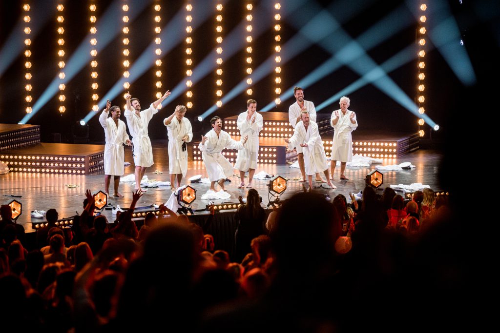 VRT PWL Alles in de strijd Kursaal Oostende strip act for a good cause: Kom op tegen kanker, lighting and rigging by Phlippo