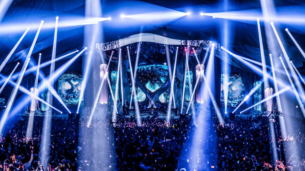 Tomorrowland Winter 2023 Alpe d'huez We are one world mainstage lights Phlippo productions