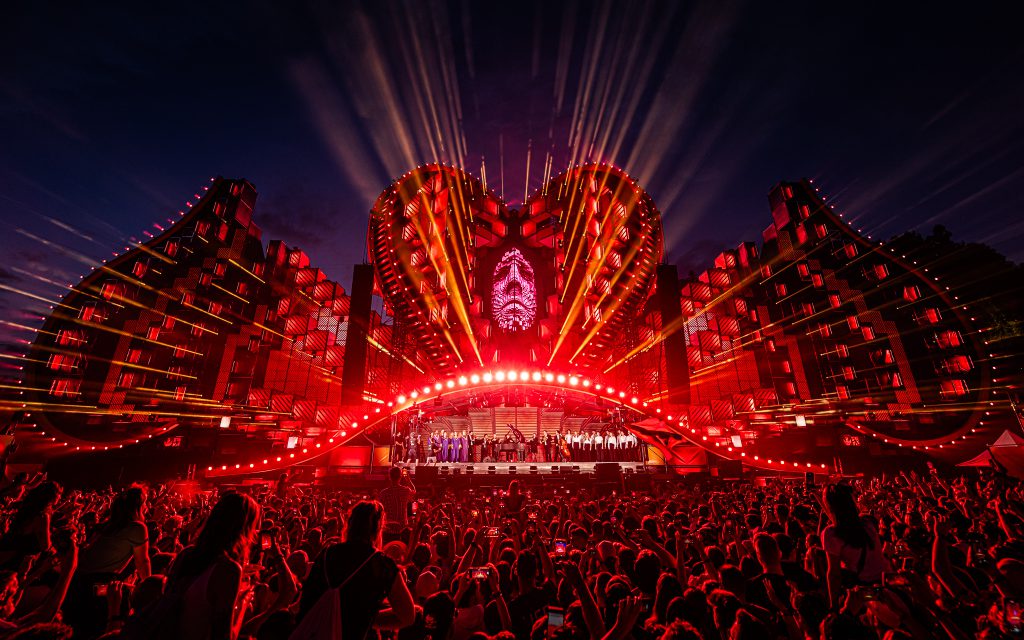Electric Love Festival Austria 2023 mainstage 10 years anniversary heart shaped stage