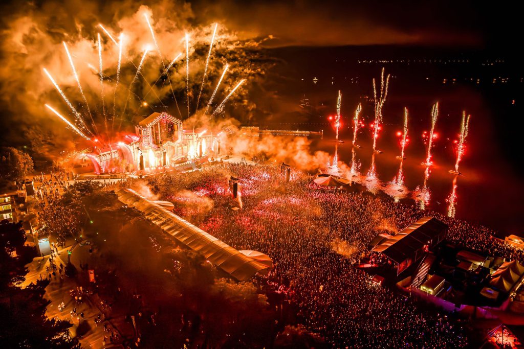 Decibel Outdoor Festival 2023 B2S Hilvarenbeek NL mainstage overview picture elights and audio Phlippo