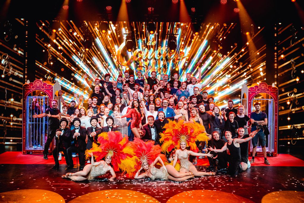 James Cooke de Musical Of your Life is a TV show with audience on Play 4 by dedsit. Crew picture, Justin Desmet, Lighting PWL Painting with light, NT Gent theater, Light and projection by Phlippo Productions