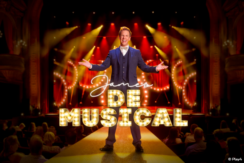 James Cooke de Musical Of your Life is a TV show with audience on Play 4 by dedsit. Crew picture, Justin Desmet, Lighting PWL Painting with light, NT Gent theater, Light and projection by Phlippo Productions