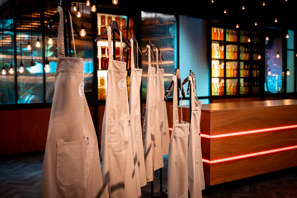 Celebrity Masterchef Season 2 2024 belgium Banijay light phlippo productions design never fear shadows Play4 kitchen