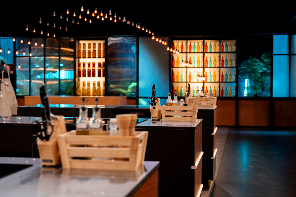 Celebrity Masterchef Season 2 2024 belgium Banijay light phlippo productions design never fear shadows Play4 kitchen