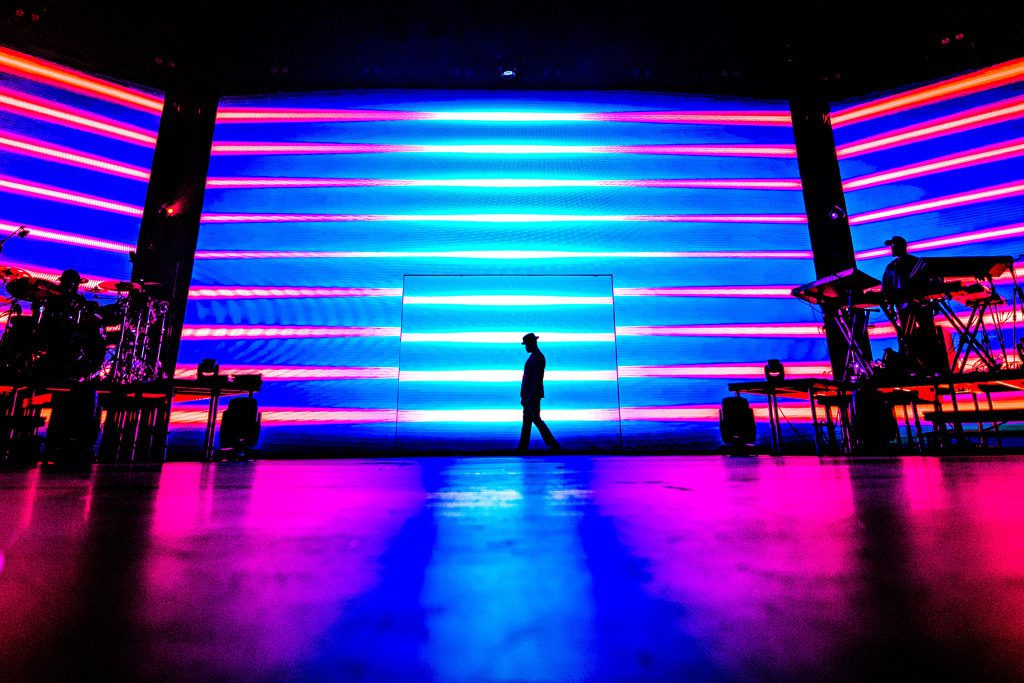 NE-YO Maria Ziggo Dome Europe Tour Champagne and Roses 2024 Netherlands light audio video Phlippo Productions Ferdy Damman Photography Friendly Fire