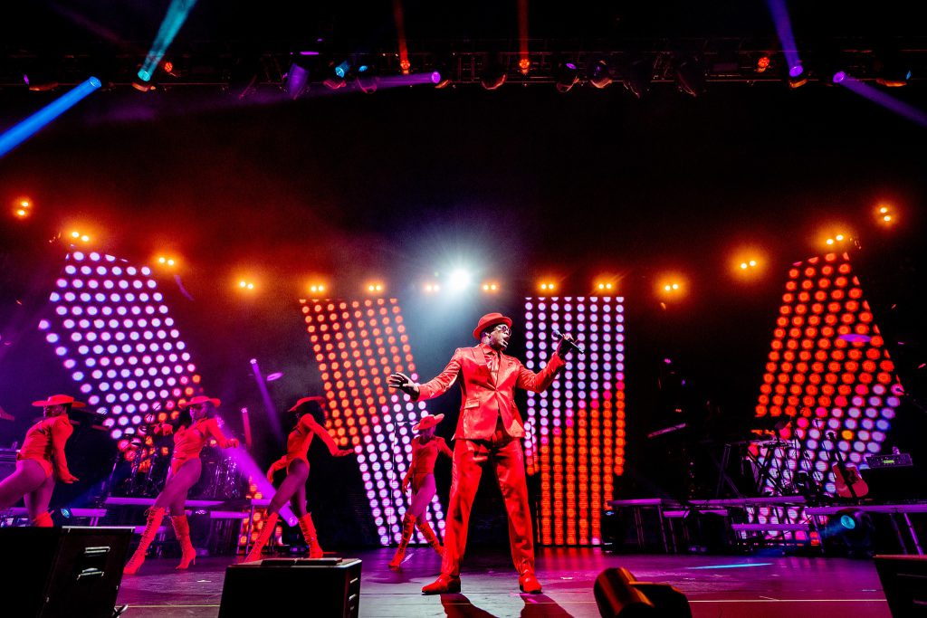 NE-YO Maria Ziggo Dome Europe Tour Champagne and Roses 2024 Netherlands light audio video Phlippo Productions Ferdy Damman Photography Friendly Fire