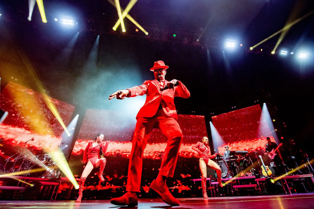 NE-YO Maria Ziggo Dome Europe Tour Champagne and Roses 2024 Netherlands light audio video Phlippo Productions Ferdy Damman Photography Friendly Fire