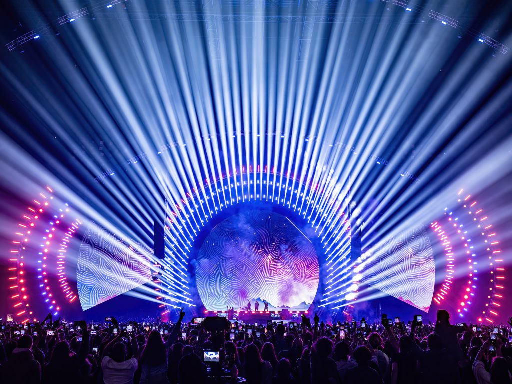 Phlippo Productions Lier Belgium Black Eyed Peas BEP Paris La Défense Arena Elevation World Tour Picturesk showplus noizboyz