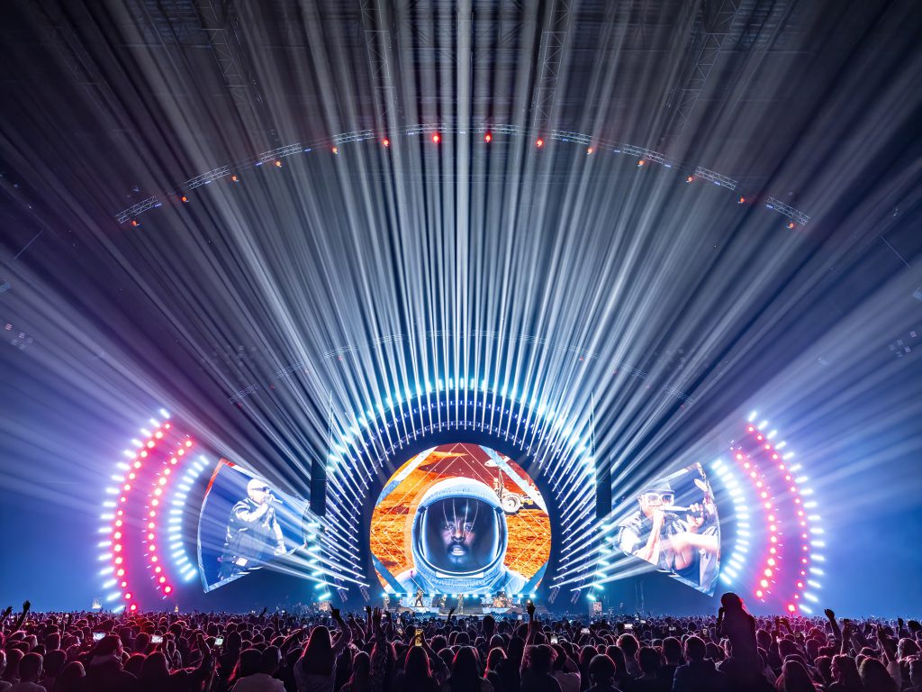 Phlippo Productions Lier Belgium Black Eyed Peas BEP Paris La Défense Arena Elevation World Tour Picturesk showplus noizboyz