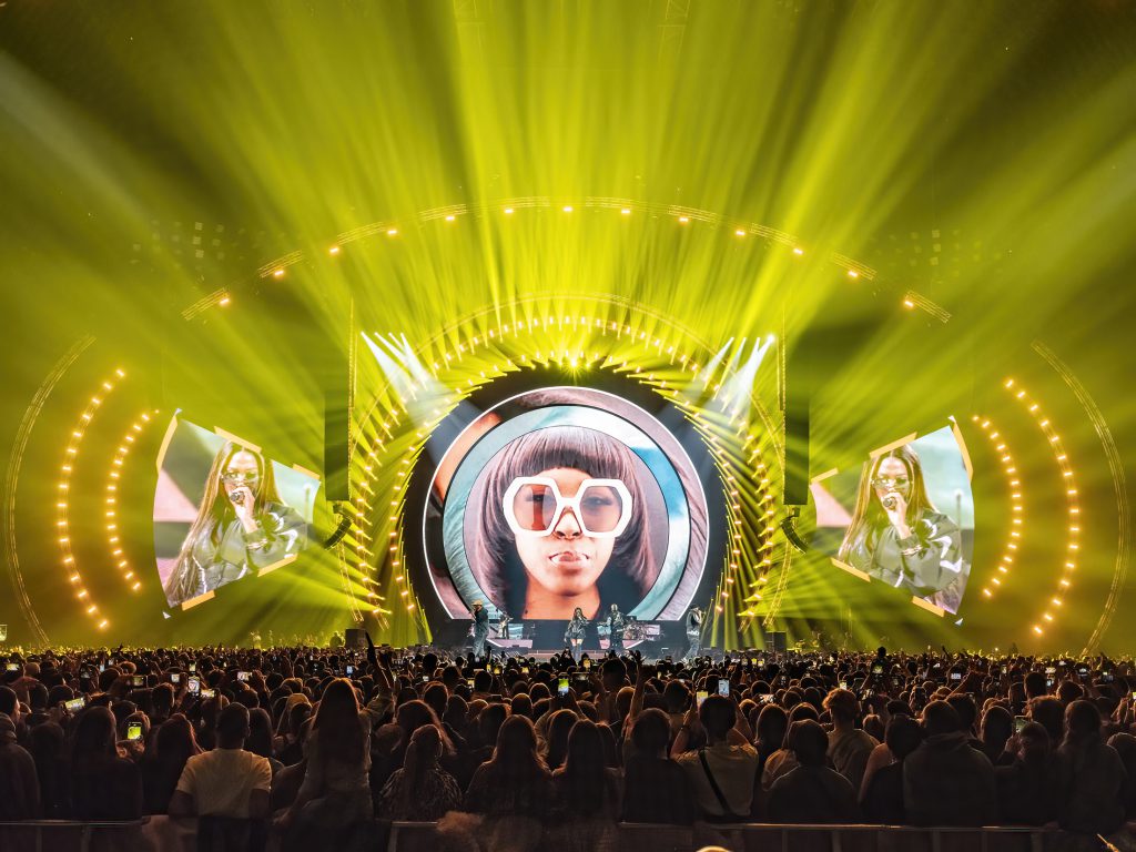 Phlippo Productions Lier Belgium Black Eyed Peas BEP Paris La Défense Arena Elevation World Tour Picturesk showplus noizboyz