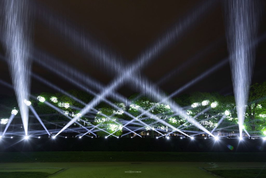 Visit Brussels April 2024 illuminating Jubelpark Loi tunnel at Parc Cinquantenaire light ceiling of 140 CLF Poseidon Beam Ultra fixtures, Step in Live, Eric Ostermann, Phlippo
