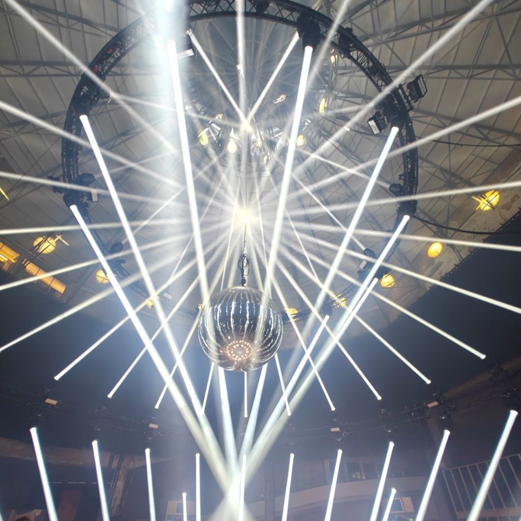 FTI Despacio is happiness Wintercircus Gent 2manydjs James Murphy LCD Soundsystem Arf & Yes Mirror Ball Robe Robin Megapointe , GLP JDC1 LED Strobe, Robe Robin BMFL Blade Spot and CLF Odin LED-Par fixtures