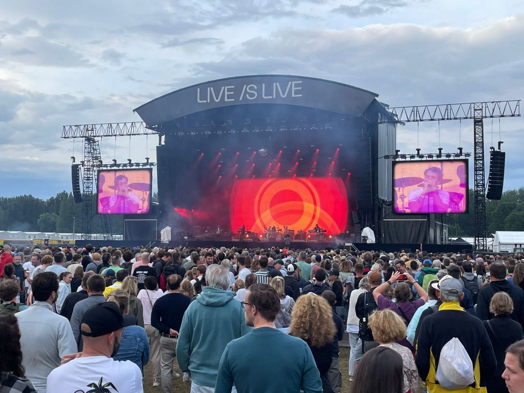 Live is Live Festival 2024 Middenvijverpark Linkeroever Antwerp Belgium Phlippo Productions FKP Scorpio light audio video rigging main stage dageraad