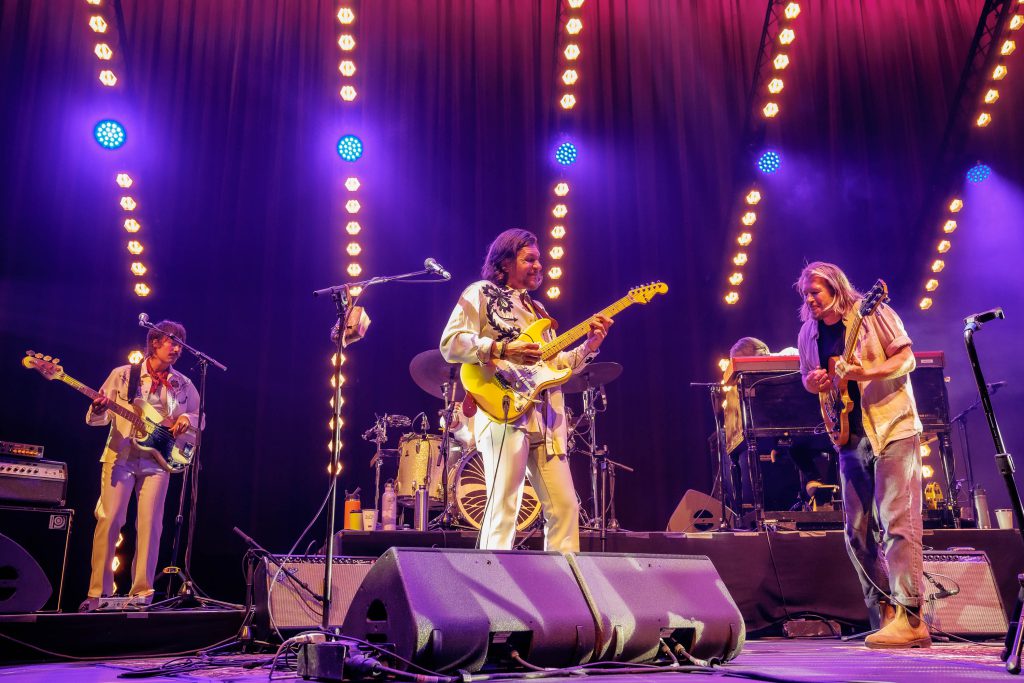 The Teskey Brothers live at Ziggo Dome Amsterdam Friendly Fire light sound video by Phlippo Productions