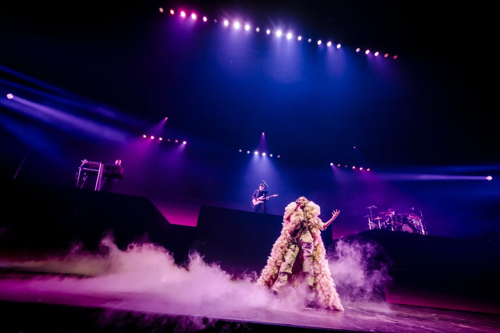 AFAS Live Amsterdam, 2024 Zoe Tauran, first big solo show, light audio and video by Phlippo Productions, Friendly Fire