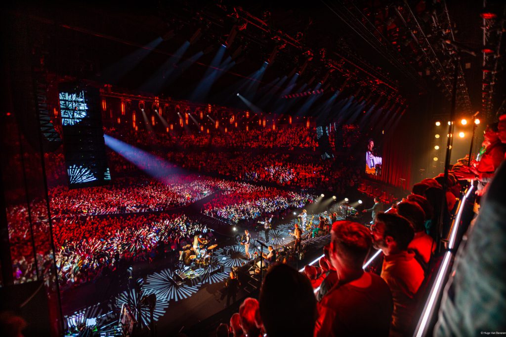 Bart Peeters Deluxe 2024 Lotto Arena Antwerpen 10 shows, light video rigging motion Phlippo Productions, PSE Belgium, choir 220 voices