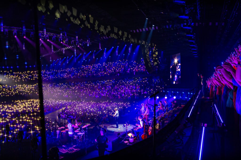 Bart Peeters Deluxe 2024 Lotto Arena Antwerpen 10 shows, light video rigging motion Phlippo Productions, PSE Belgium, choir 220 voices