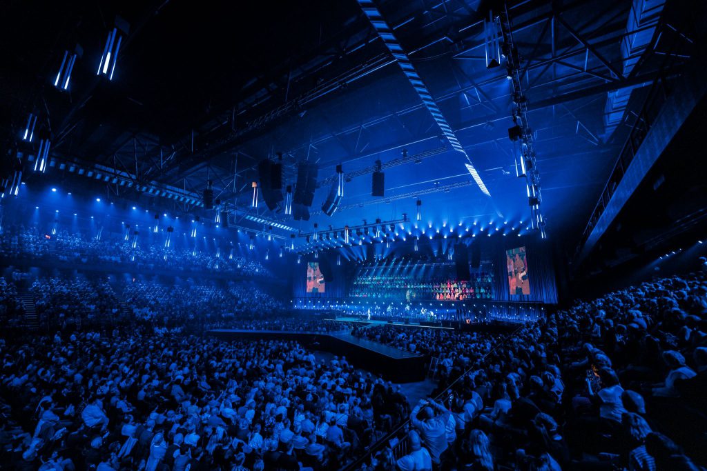 Bart Peeters Deluxe 2024 Lotto Arena Antwerpen 10 shows, light video rigging motion Phlippo Productions, PSE Belgium, choir 220 voices
