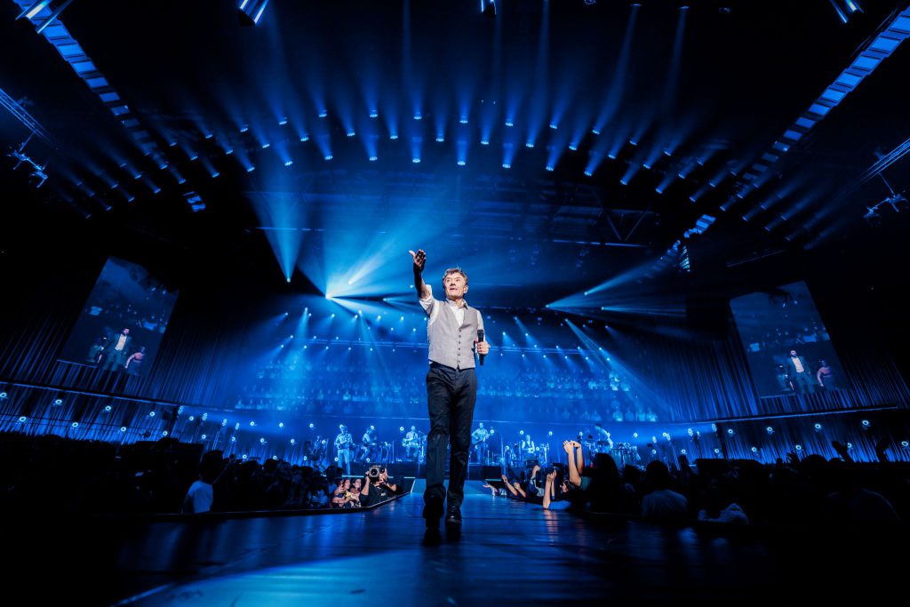 Bart Peeters Deluxe 2024 Lotto Arena Antwerpen 10 shows, light video rigging motion Phlippo Productions, PSE Belgium, choir 220 voices