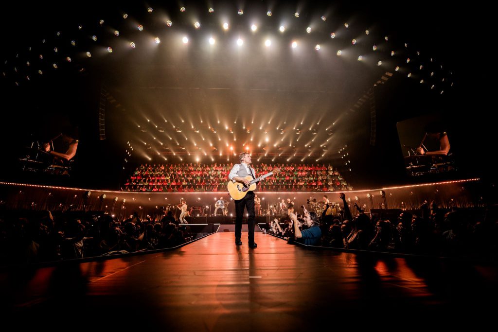 Bart Peeters Deluxe 2024 Lotto Arena Antwerpen 10 shows, light video rigging motion Phlippo Productions, PSE Belgium, choir 220 voices