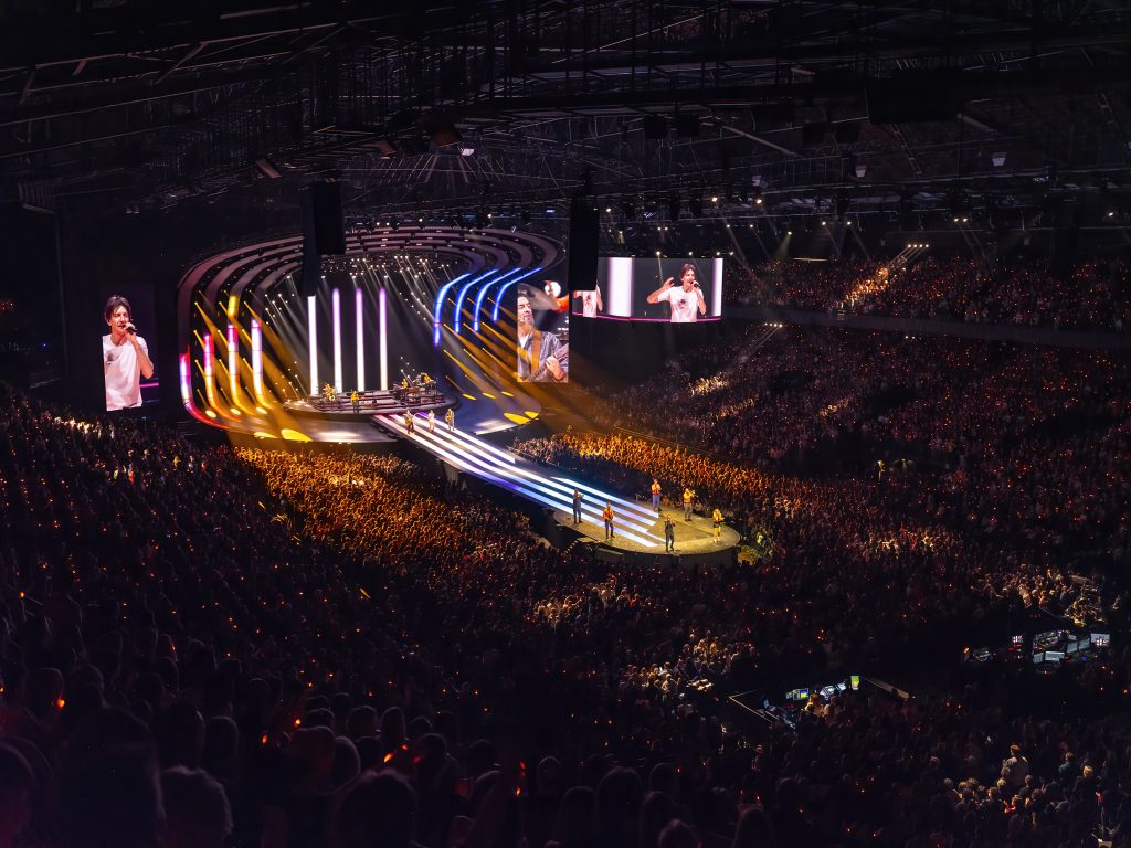 Clouseau 40 Koen Kris Wauters at Sportpaleis Antwerp, shows, Dutch hits december 2024, januari 2025 lights by Phlippo, Picturesk