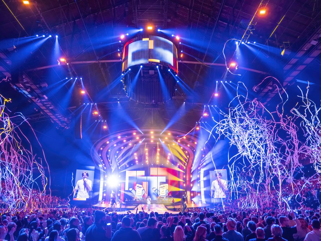 Clouseau 40 Koen Kris Wauters at Sportpaleis Antwerp, shows, Dutch hits december 2024, januari 2025 lights by Phlippo, Picturesk