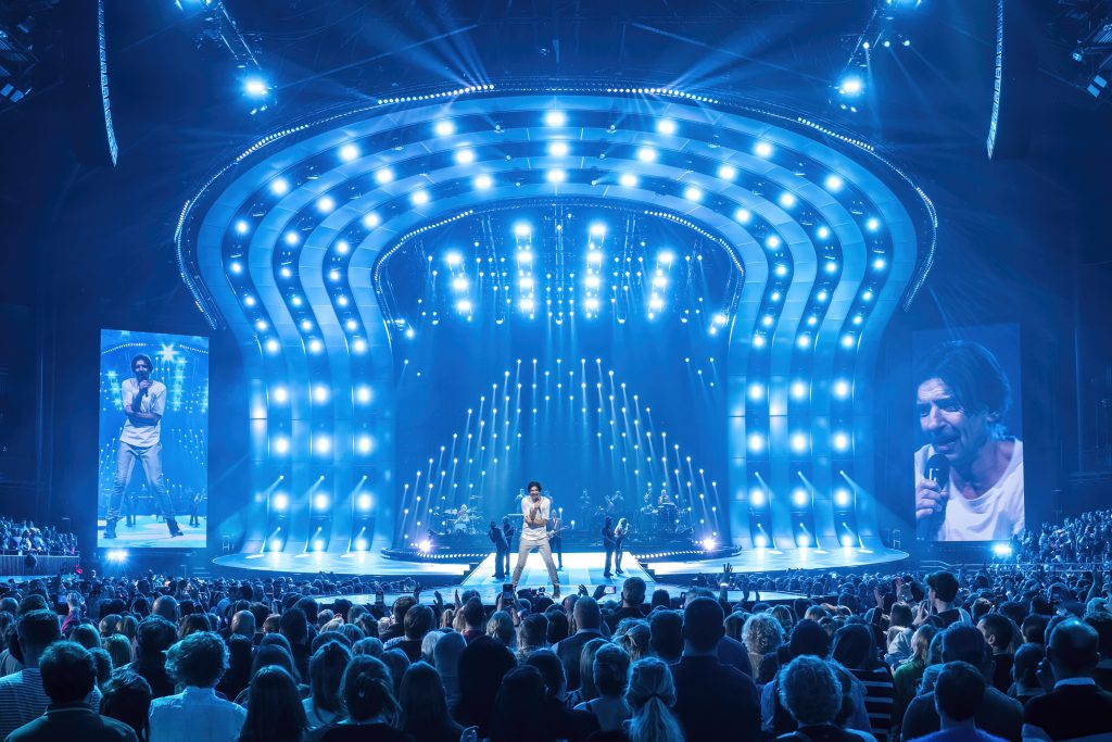 Clouseau 40 Koen Kris Wauters at Sportpaleis Antwerp, shows, Dutch hits december 2024, januari 2025 lights by Phlippo, Picturesk