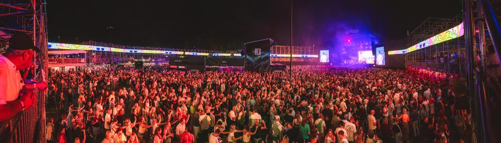 Lokerse Feesten 2025 main stage arena 360 experience